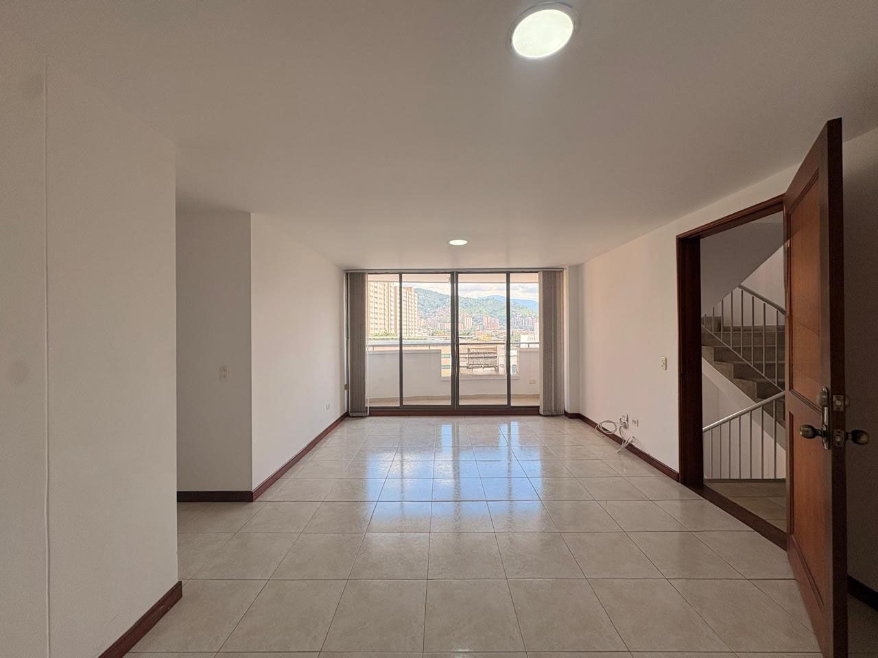 Apartamento en arriendo Antioquia Medellín Jardines 80 m2 Habitaciones 3 Baños 2 Garajes 1 Precio $3600000