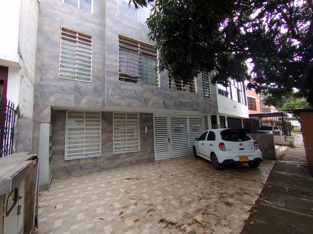 Apartaestudio en arriendo Valle Del Cauca Cali El Bosque 45 m2 Habitaciones 1 Baños 1 Garajes 0 Precio $950000