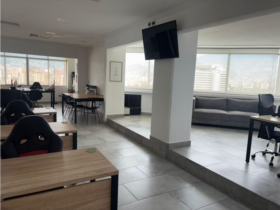 Oficina en venta Antioquia Medellín La Candelaria 100 m2 Habitaciones 0 Baños 3 Garajes 1 Precio $850000000