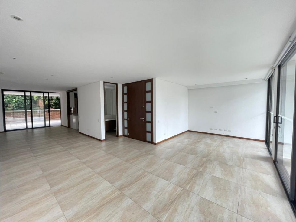 Apartamento en arriendo Antioquia Medellín La Candelaria 250 m2 Habitaciones 3 Baños 5 Garajes 2 Precio $15000000