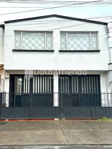 Oficina en arriendo Cundinamarca Bogotá Modelia Occidental 90 m2 Habitaciones 0 Baños 2 Garajes 1 Precio $3600000
