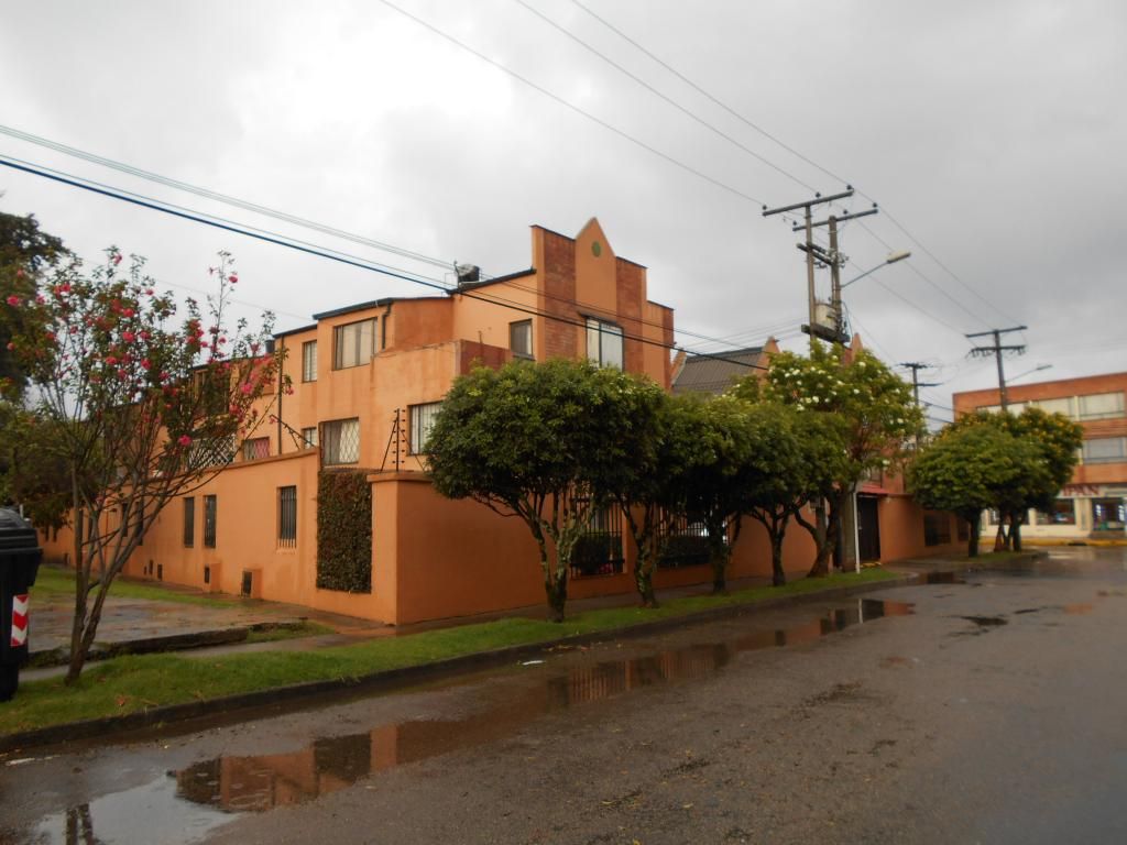 Casa en arriendo Cundinamarca Bogotá Portales Del Norte 81 m2 Habitaciones 4 Baños 2 Garajes 1 Precio $2678800