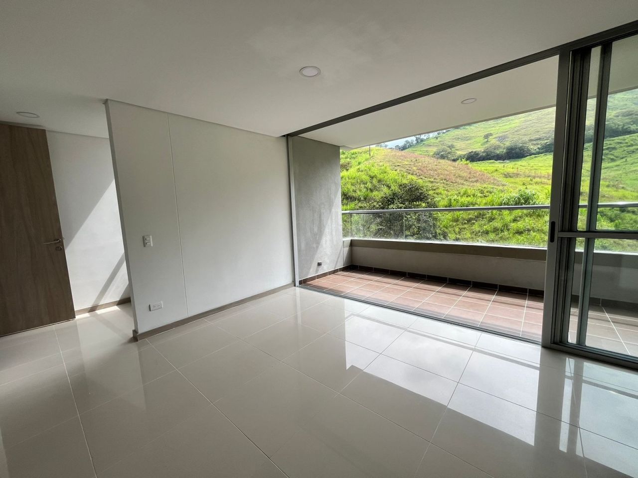 Apartamento en venta Antioquia Envigado El Chinguí 94 m2 Habitaciones 3 Baños 2 Garajes 2 Precio $835000000