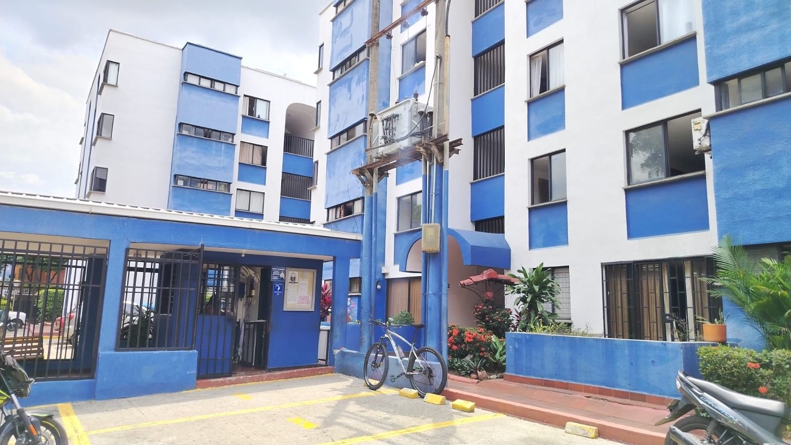 Apartamento en arriendo Valle Del Cauca Cali Colseguros Andes 68 m2 Habitaciones 3 Baños 2 Garajes 1 Precio $1200000