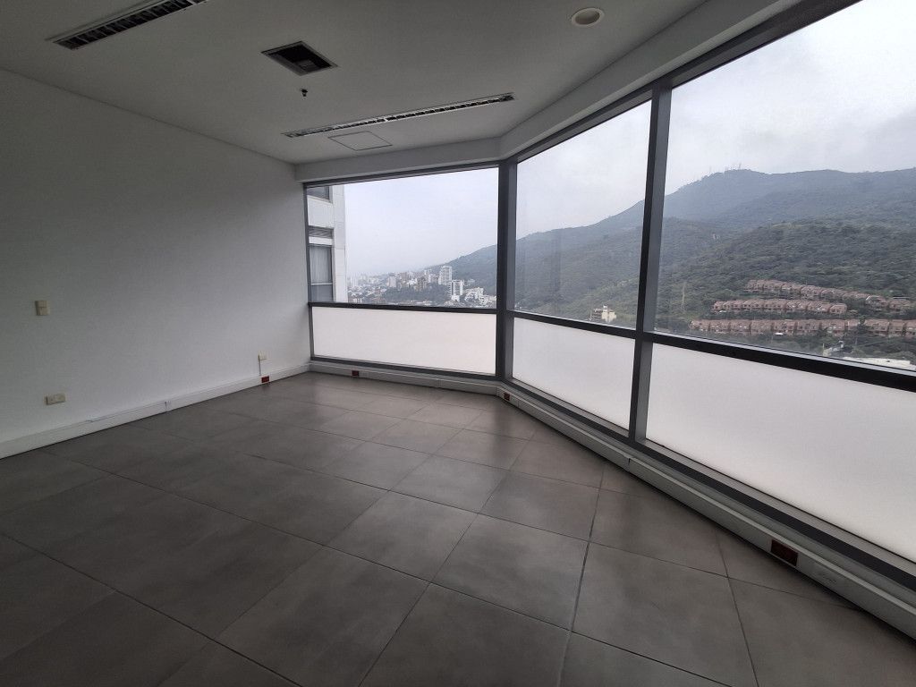 Oficina en arriendo Valle Del Cauca Cali Chipichape 58 m2 Habitaciones 0 Baños 1 Garajes 1 Precio $5300000