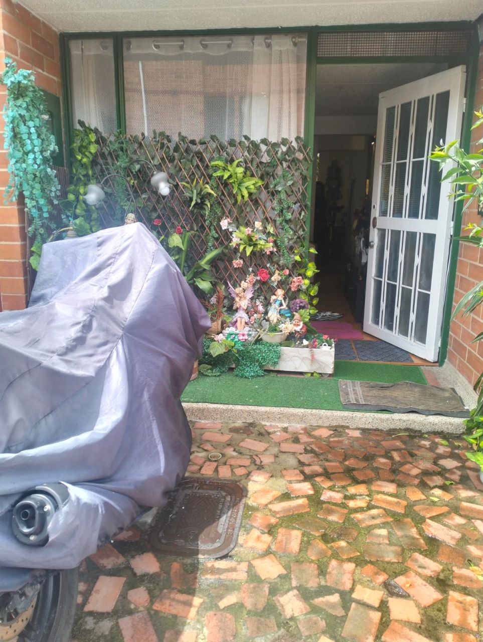 Casa en venta Cundinamarca Bogotá Cr Tulipanes 95 m2 Habitaciones 4 Baños 3 Garajes 1 Precio $385000000