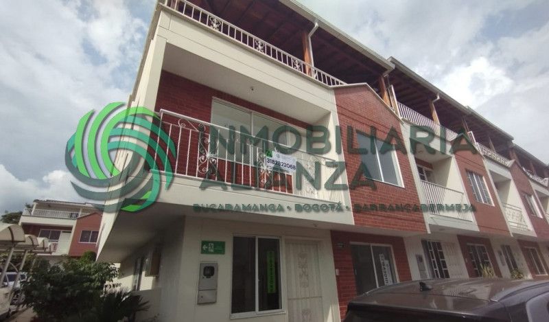 Casa en arriendo Santander Piedecuesta Cr Junin Sc Ii 130 m2 Habitaciones 4 Baños 4 Garajes 1 Precio $2420000