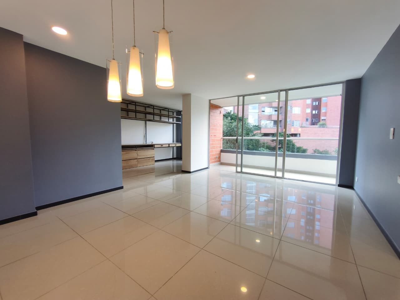 Apartamento en arriendo Antioquia Envigado El Esmeraldal 88 m2 Habitaciones 2 Baños 2 Garajes 2 Precio $4100000