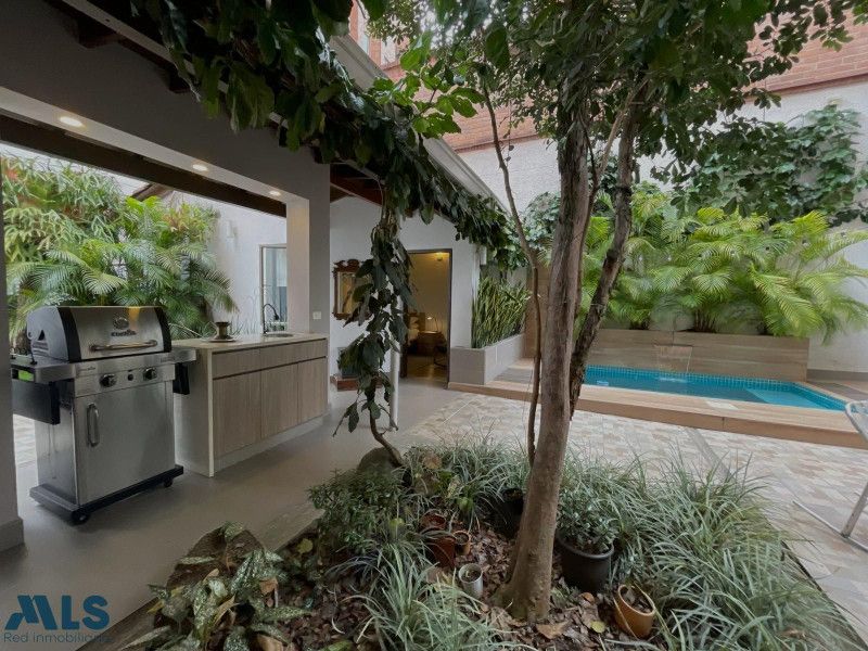 Casa en venta Antioquia Medellín Laureles 380 m2 Habitaciones 4 Baños 3 Garajes 2 Precio $2950000000