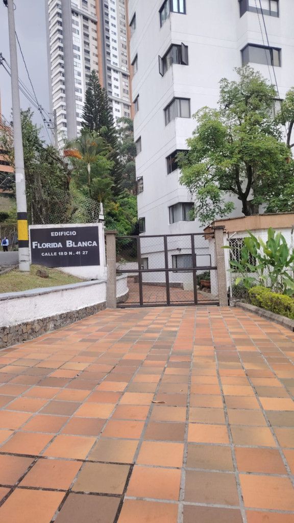 Apartaestudio en arriendo Antioquia Medellín Castropol 63 m2 Habitaciones 1 Baños 1 Garajes 0 Precio $3200000