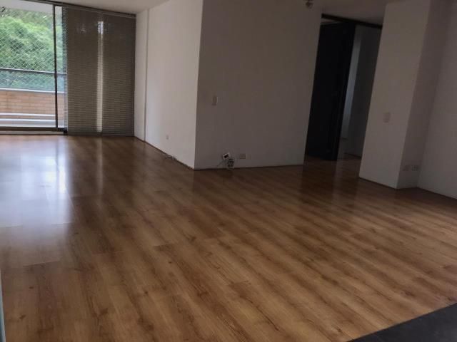 Apartamento en arriendo Antioquia Medellín Los Naranjos 107 m2 Habitaciones 3 Baños 2 Garajes 2 Precio $5200000
