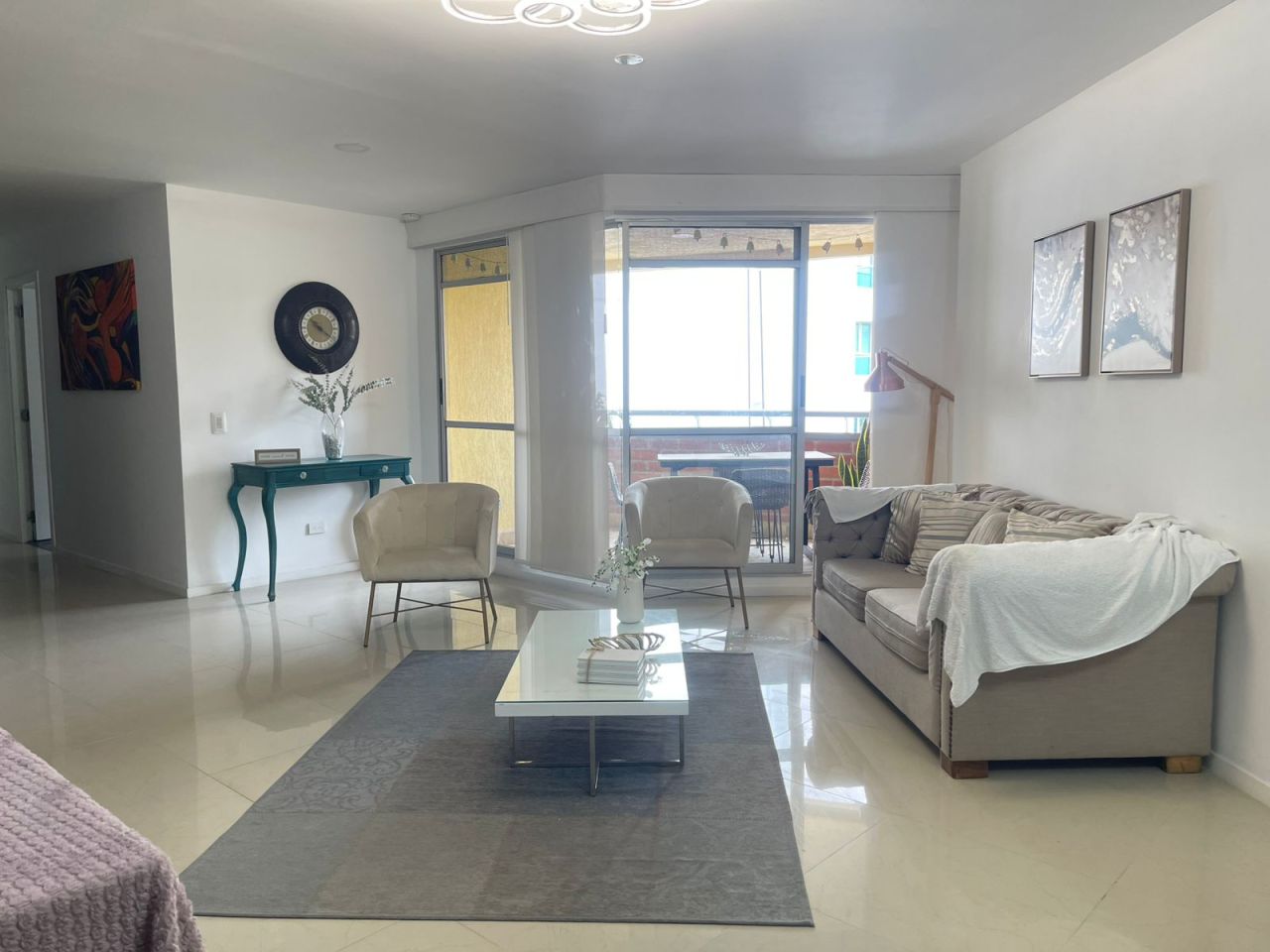 Apartamento en arriendo Antioquia Sabaneta Betania 137 m2 Habitaciones 3 Baños 2 Garajes 1 Precio $6700000