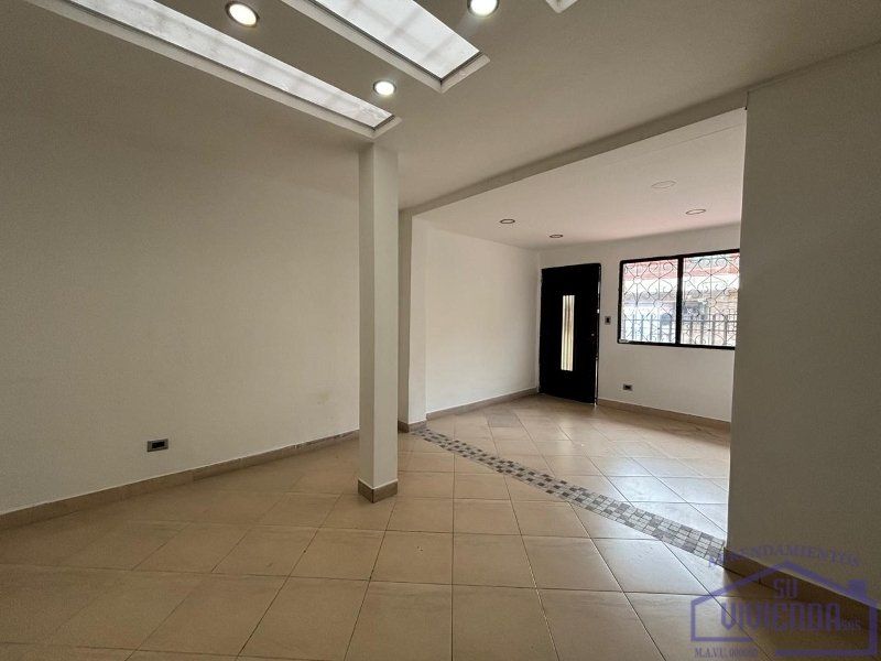 Casa en arriendo Antioquia Medellín La Colina 100 m2 Habitaciones 2 Baños 2 Garajes 0 Precio $3500000