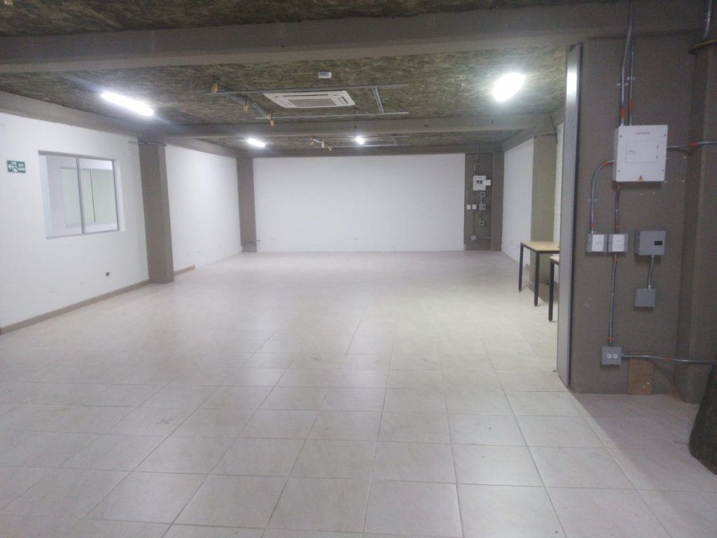 Oficina en arriendo Antioquia Itagüí El Rosario 230 m2 Habitaciones 0 Baños 4 Garajes 4 Precio $12000000