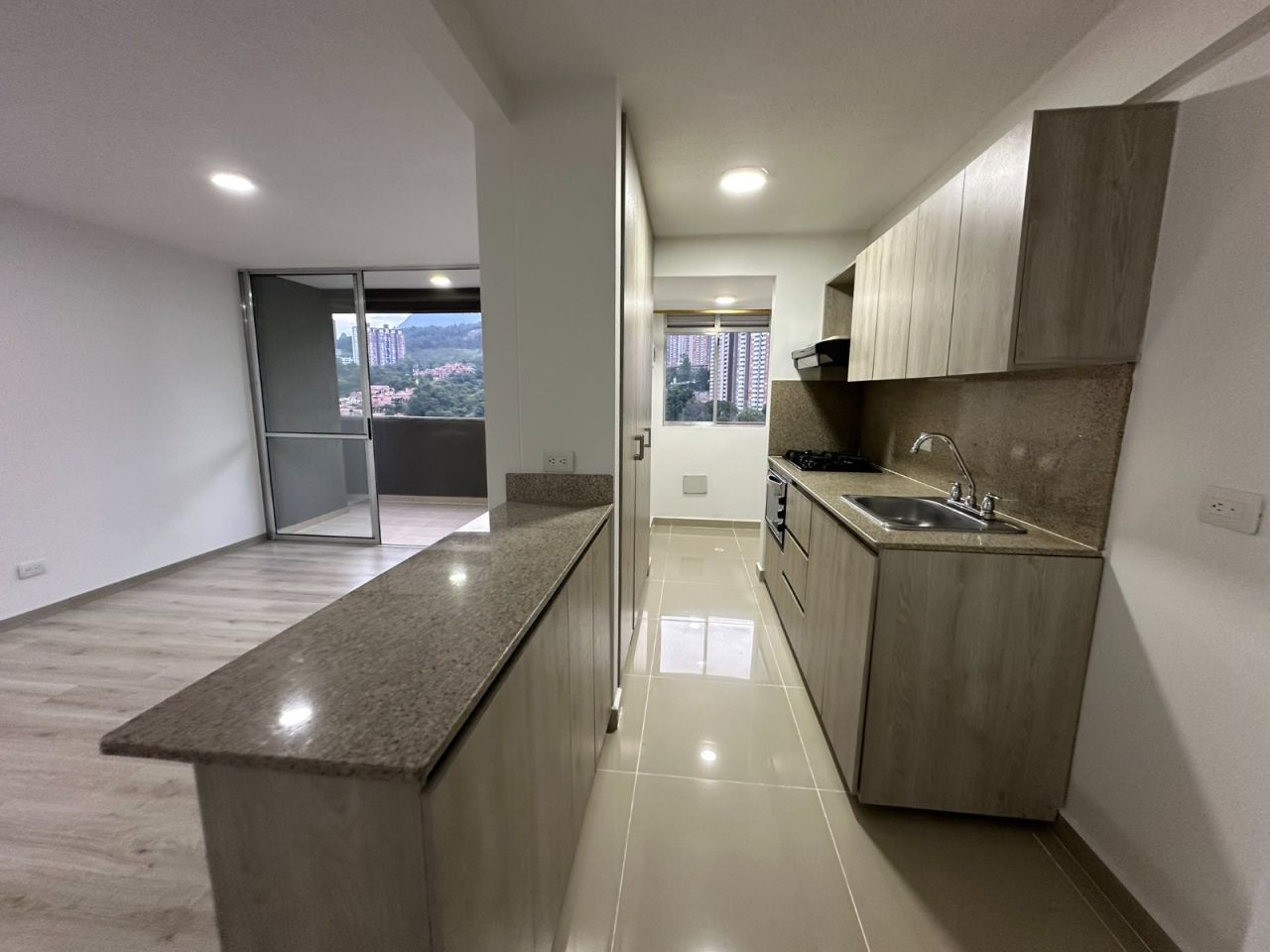 Apartamento en arriendo Antioquia Bello San José Obrero 80 m2 Habitaciones 3 Baños 3 Garajes 1 Precio $2800000