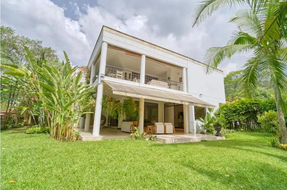 Casa en arriendo o venta Antioquia Medellín Las Palmas 1240 m2 Habitaciones 5 Baños 5 Garajes 6 Precio venta $6180000000 Precio arriendo $29000000