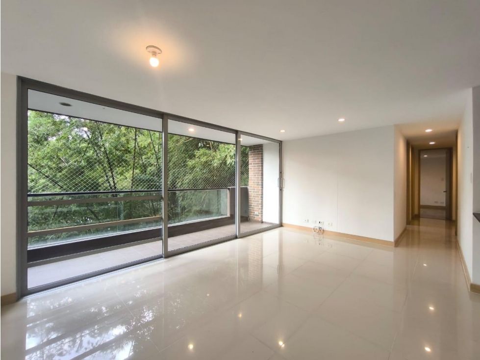 Apartamento en arriendo Antioquia Medellín El Castillo 77 m2 Habitaciones 3 Baños 2 Garajes 2 Precio $5000000