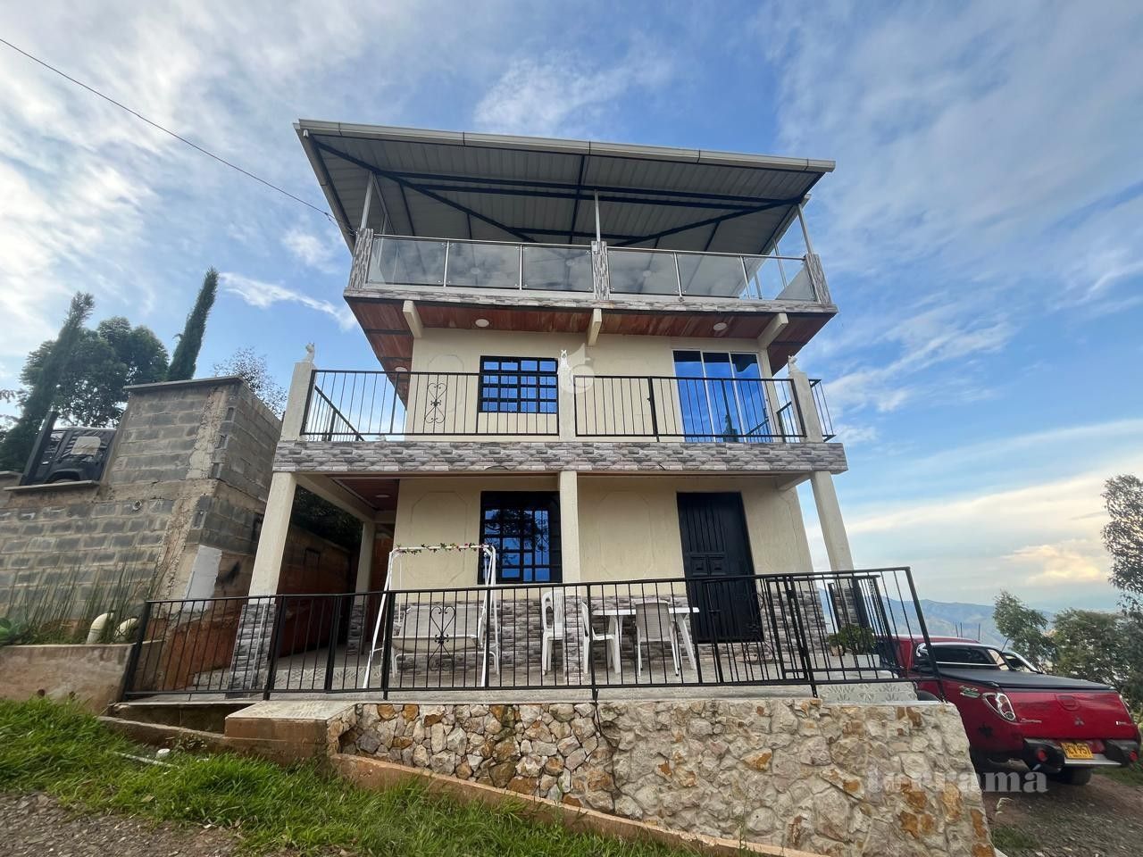 Finca en venta Valle Del Cauca Yumbo Yumbo 300 m2 Habitaciones 3 Baños 3 Garajes 11 Precio $480000000
