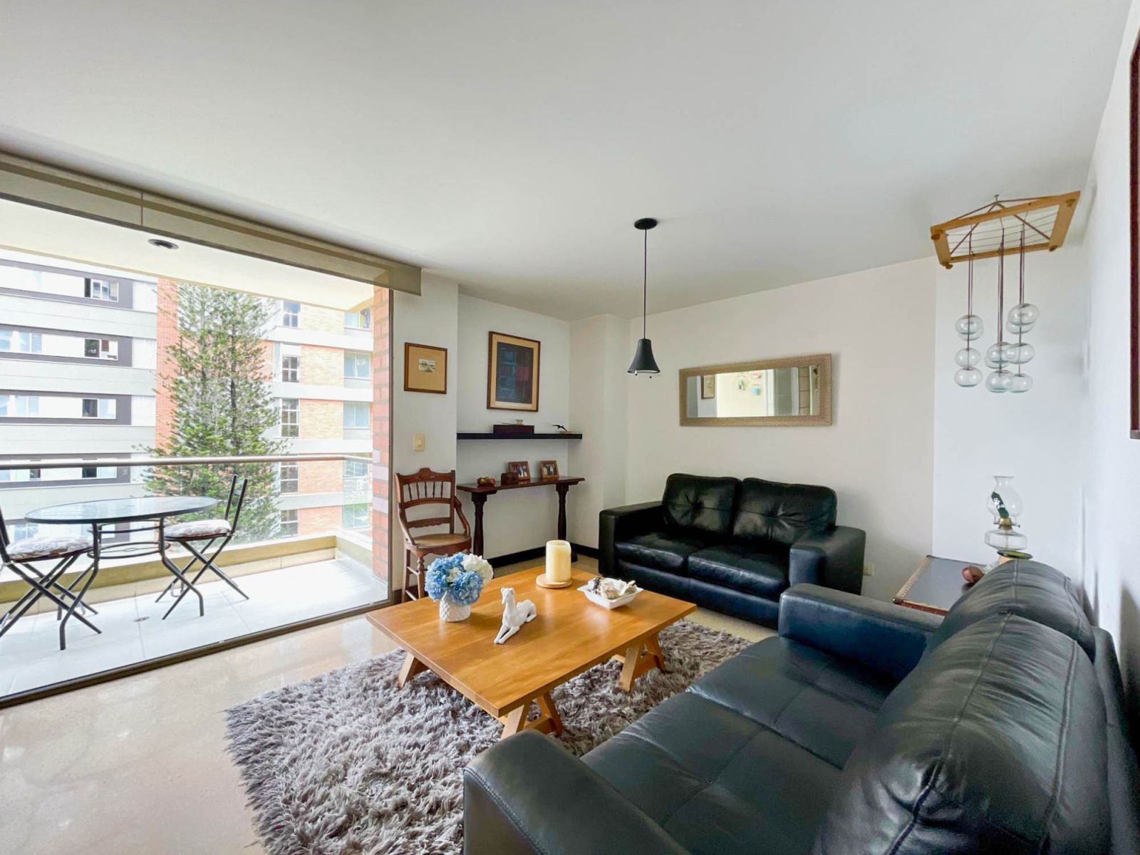 Apartamento en venta Antioquia Medellín Alejandria 96 m2 Habitaciones 2 Baños 2 Garajes 2 Precio $745000000