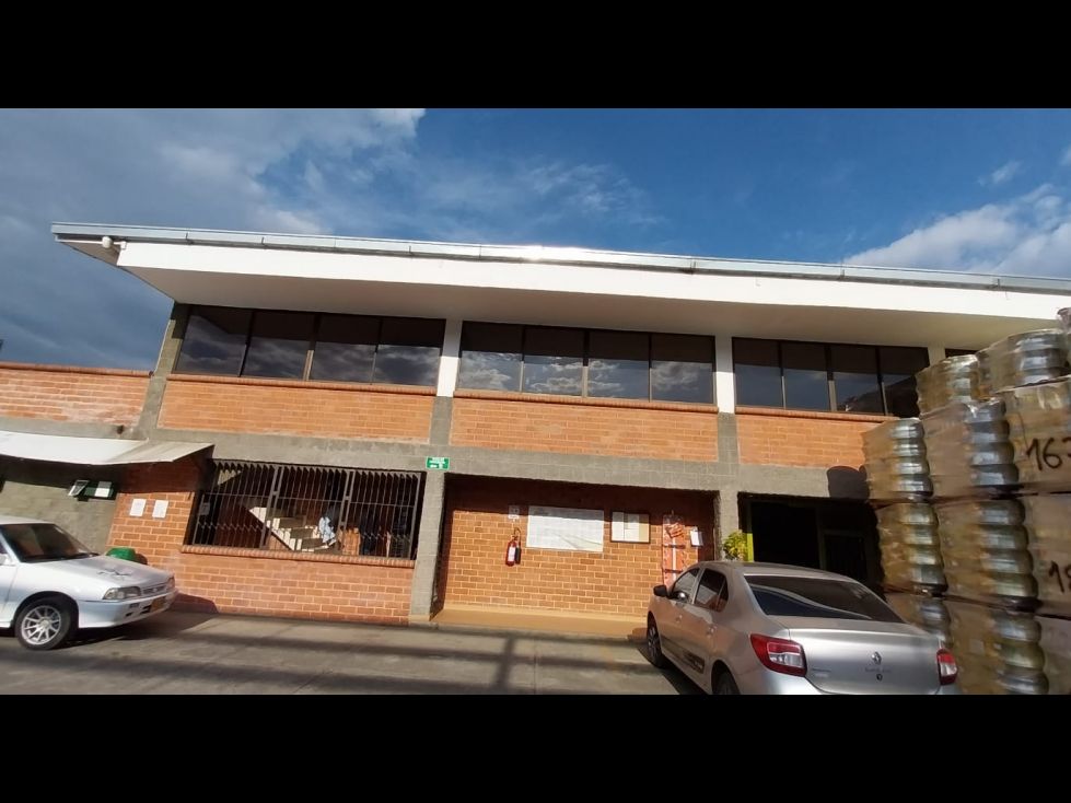 Bodega en arriendo Valle Del Cauca Yumbo Zona Industrial 2584 m2 Habitaciones 0 Baños 8 Garajes 18 Precio $38000000000