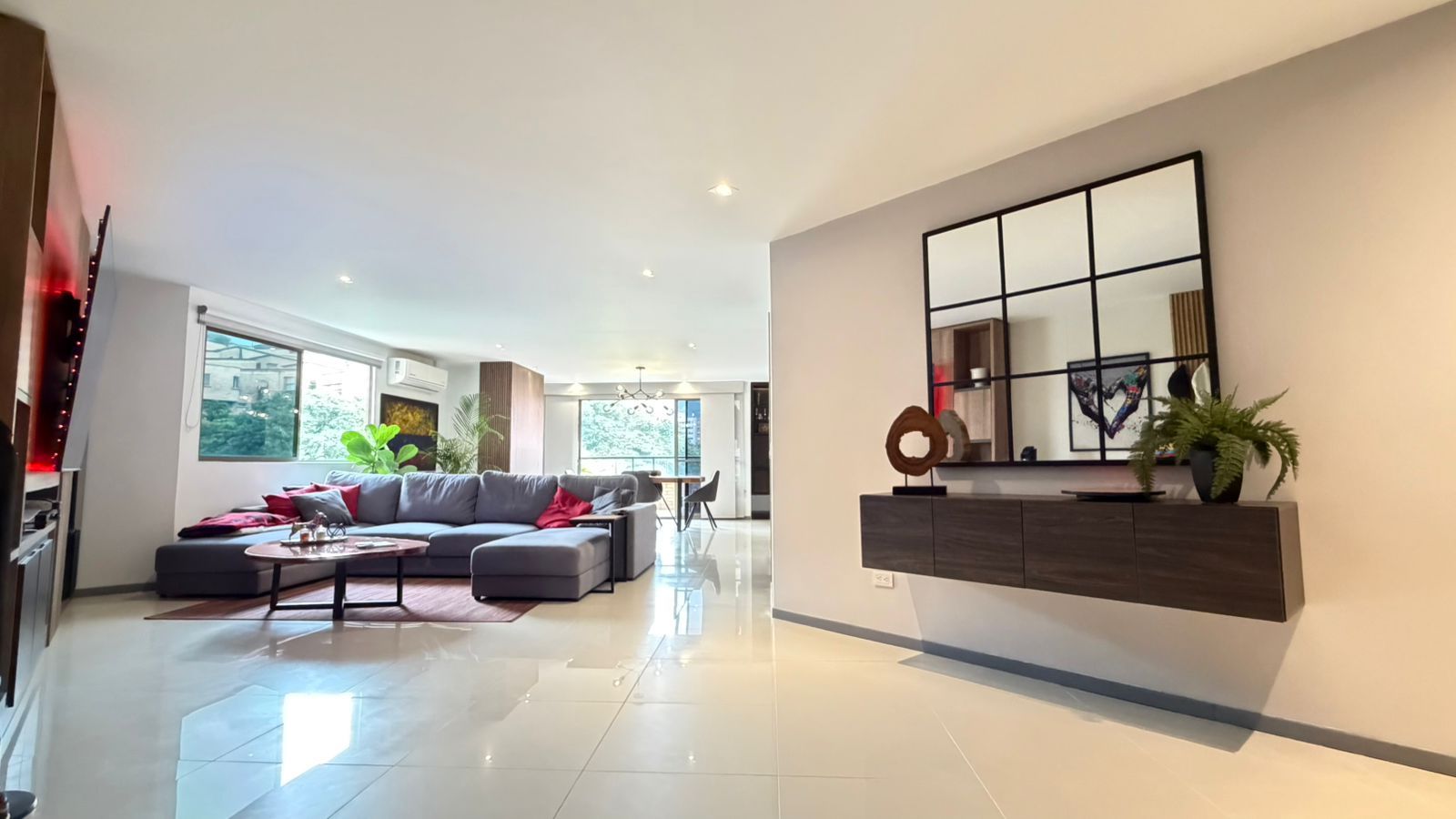Apartamento en venta Antioquia Sabaneta Escobar 233 m2 Habitaciones 3 Baños 5 Garajes 2 Precio $1300000000