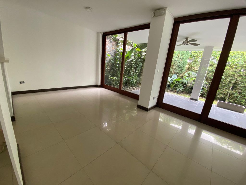 Casa en venta Valle Del Cauca Cali Parcelaciones Pance 528 m2 Habitaciones 3 Baños 5 Garajes 4 Precio $1290000000