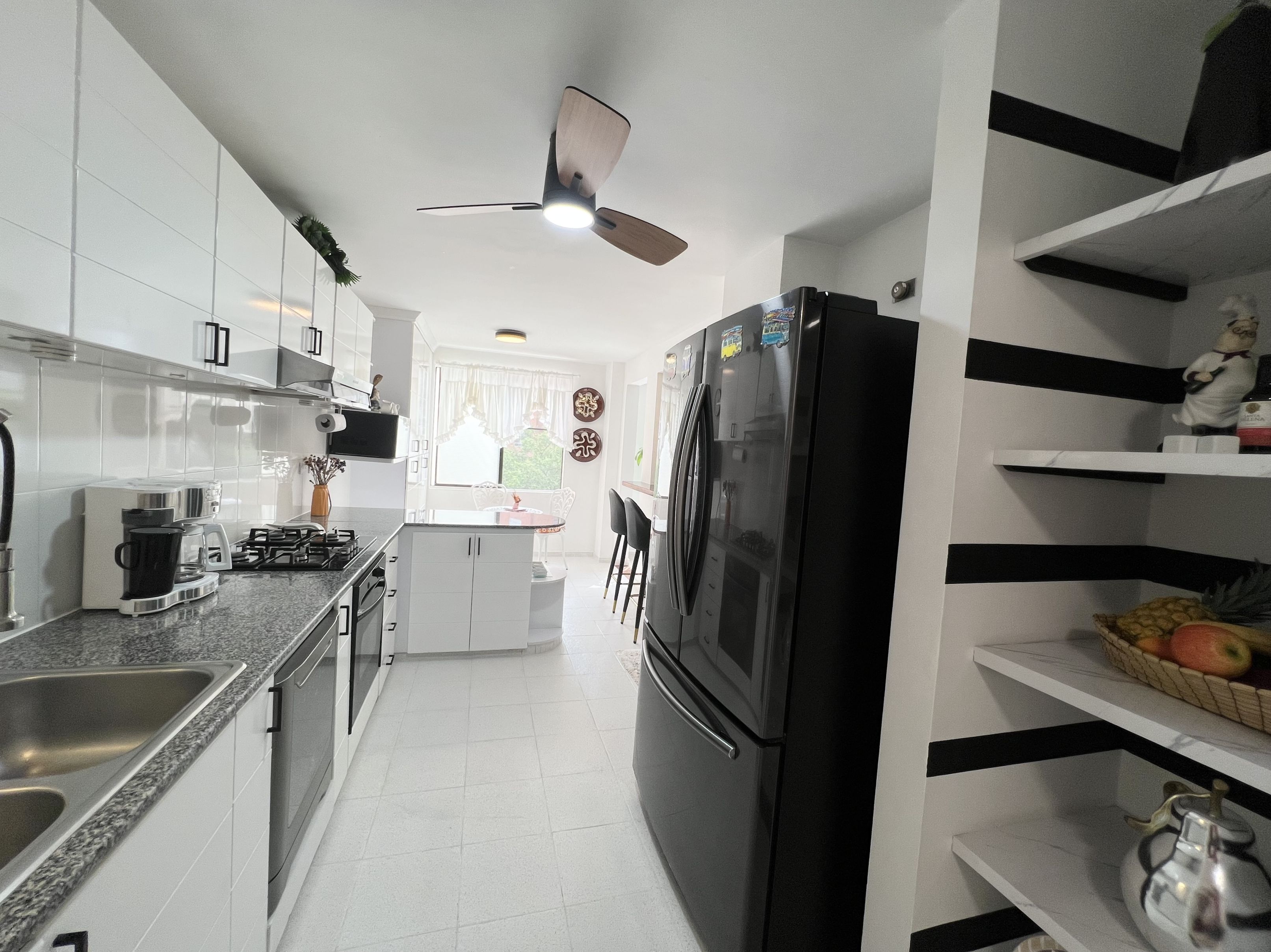 Apartamento en venta Valle Del Cauca Cali Santa Teresita 143 m2 Habitaciones 4 Baños 4 Garajes 2 Precio $615000000
