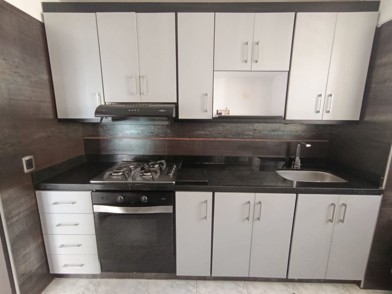 Apartamento en arriendo Risaralda Pereira Los Alpes 98 m2 Habitaciones 3 Baños 2 Garajes 1 Precio $4000000