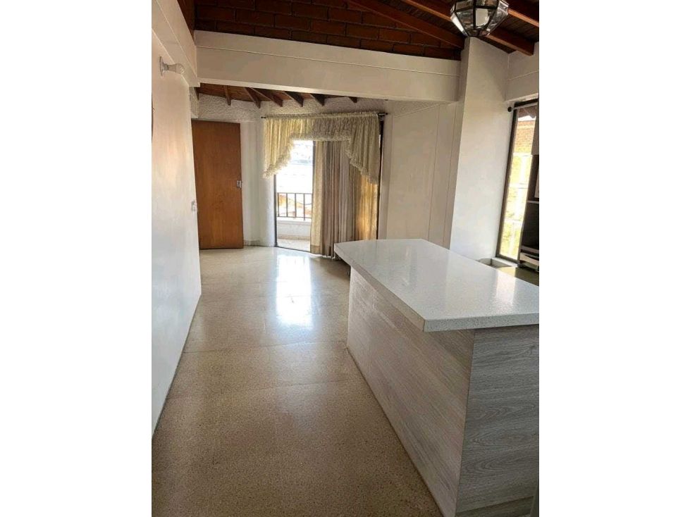 Apartamento en venta Antioquia Envigado Obrero 103 m2 Habitaciones 4 Baños 2 Garajes 0 Precio $470000000