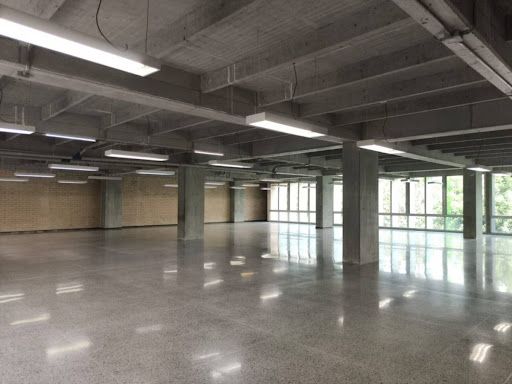 Oficina en arriendo Antioquia Medellín Guayabal 596 m2 Habitaciones 0 Baños 4 Garajes 5 Precio $35697000