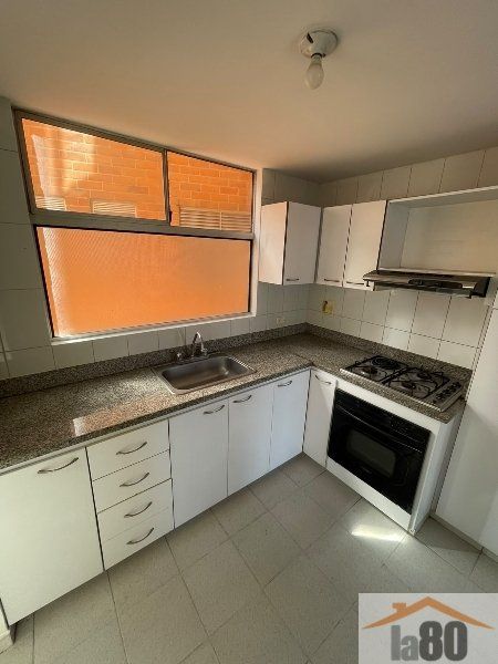 Apartamento en arriendo Antioquia Medellín Castropol 105 m2 Habitaciones 3 Baños 2 Garajes 0 Precio $4200000