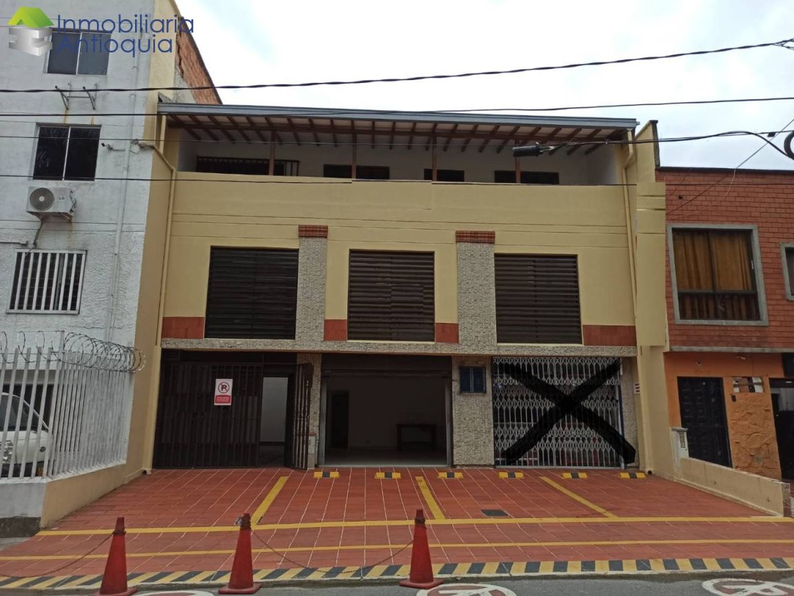 Local en arriendo Antioquia Medellín San Joaquin 300 m2 Habitaciones 0 Baños 4 Garajes 1 Precio $10000000