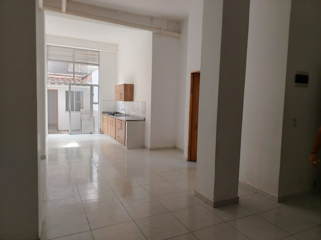 Apartamento en arriendo Antioquia Medellín Berlin 90 m2 Habitaciones 3 Baños 1 Garajes 0 Precio $1800000