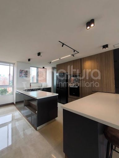 Apartamento en venta Antioquia Medellín El Tesoro 198 m2 Habitaciones 3 Baños 4 Garajes 3 Precio $2650000000