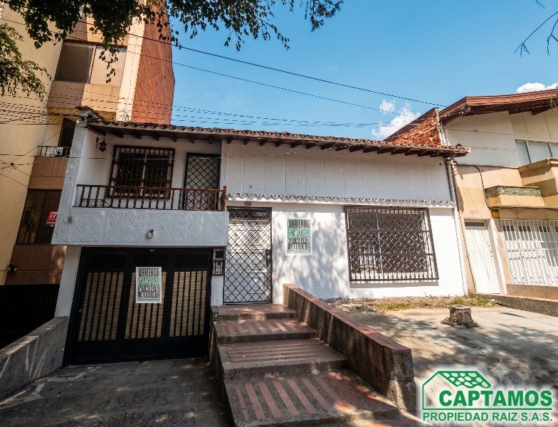 Casa en arriendo Antioquia Medellín Bello Horizonte 240 m2 Habitaciones 5 Baños 3 Garajes 2 Precio $6500000