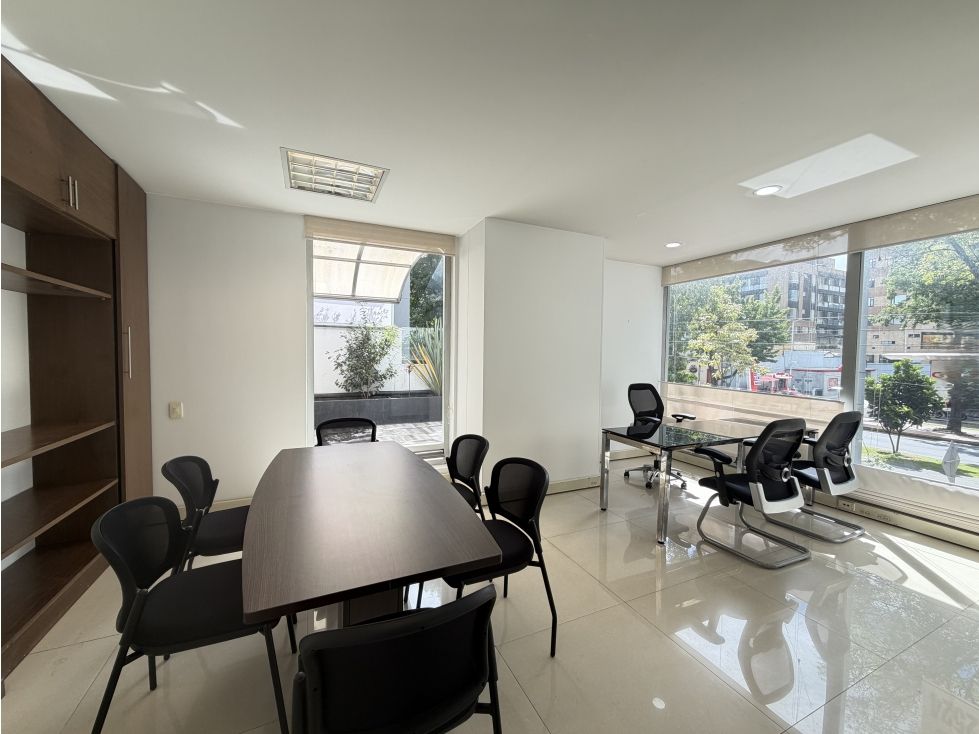Oficina en venta Cundinamarca Bogotá San Patricio 90 m2 Habitaciones 0 Baños 1 Garajes 2 Precio $790000000