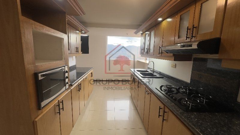 Apartamento en arriendo Antioquia Medellín Villanueva 140 m2 Habitaciones 3 Baños 3 Garajes 2 Precio $6000000