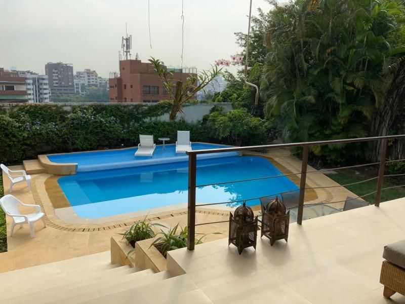 Casa en venta Valle Del Cauca Cali Tejares - Cristales 450 m2 Habitaciones 3 Baños 5 Garajes 2 Precio $1500000000
