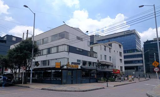 Oficina en arriendo Cundinamarca Bogotá El Retiro 140 m2 Habitaciones 0 Baños 2 Garajes 2 Precio $4983000