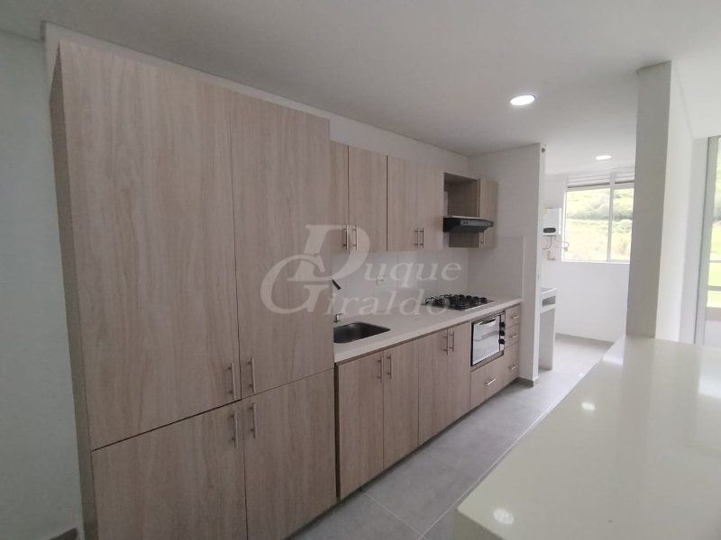 Apartamento en arriendo Antioquia Envigado El Salado 72 m2 Habitaciones 3 Baños 2 Garajes 1 Precio $3600000