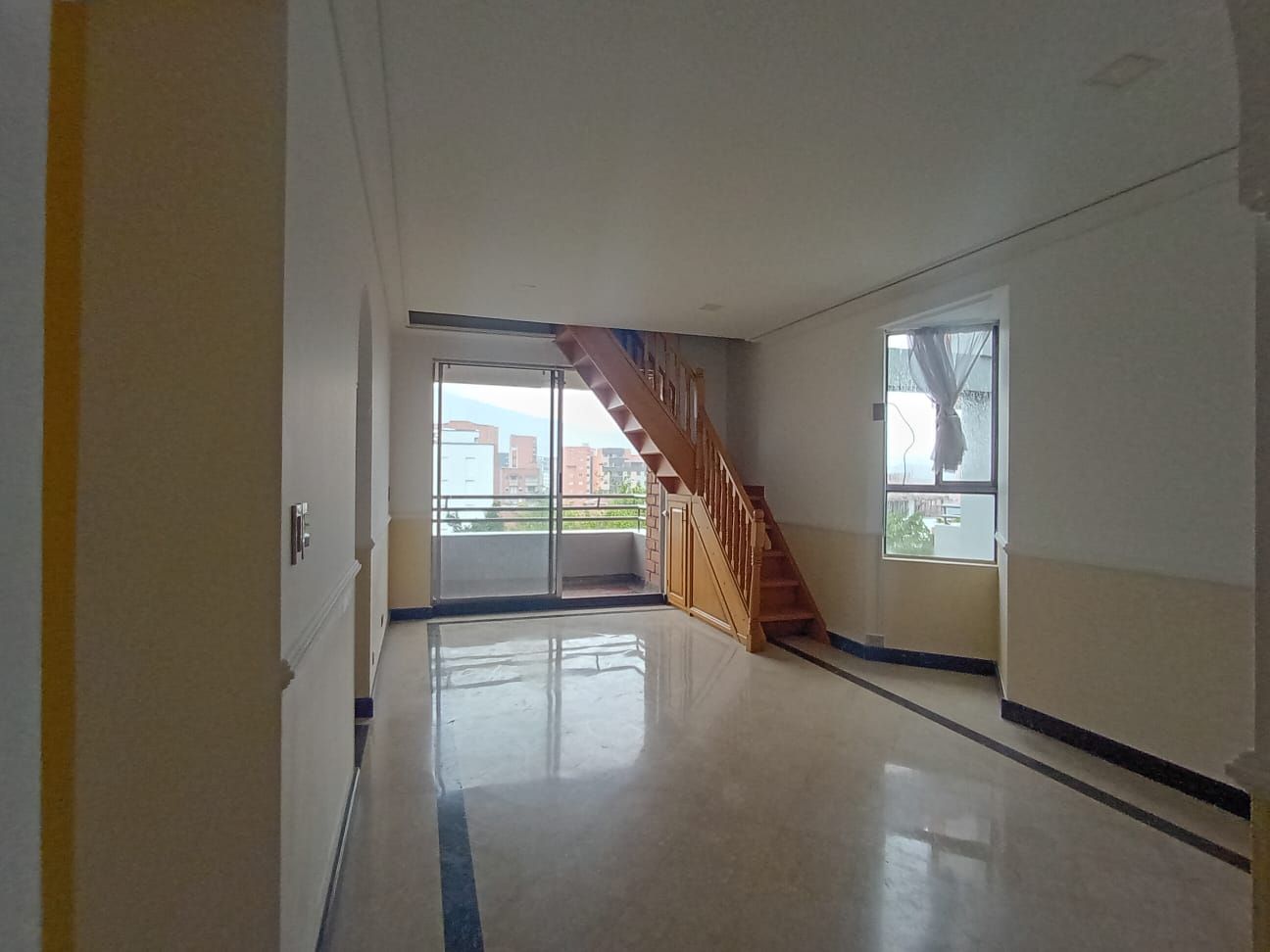Apartamento en arriendo Antioquia Medellín La Castellana 100 m2 Habitaciones 3 Baños 2 Garajes 1 Precio $3600000