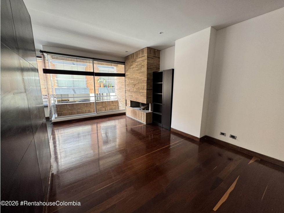Apartamento en arriendo Cundinamarca Bogotá Santa Bibiana - Edif Firenze106 68 m2 Habitaciones 1 Baños 2 Garajes 2 Precio $640000