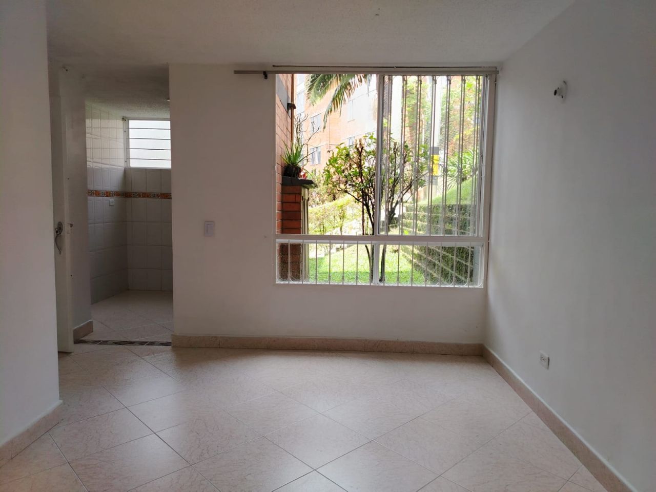 Apartamento en arriendo Antioquia Medellín Aures No 2 50 m2 Habitaciones 3 Baños 1 Garajes 0 Precio $1300000