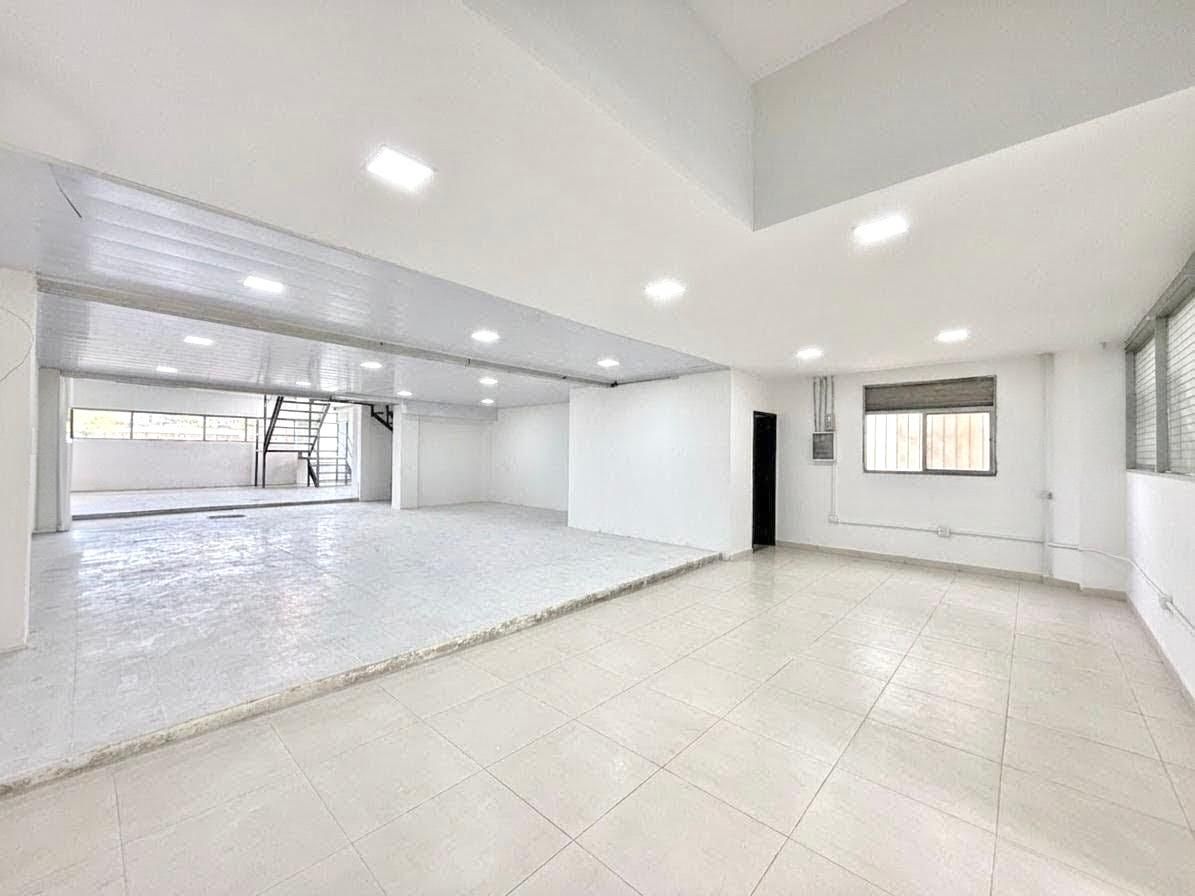 Local en arriendo Risaralda Pereira San Joaquin 420 m2 Habitaciones 0 Baños 3 Garajes 0 Precio $10800000