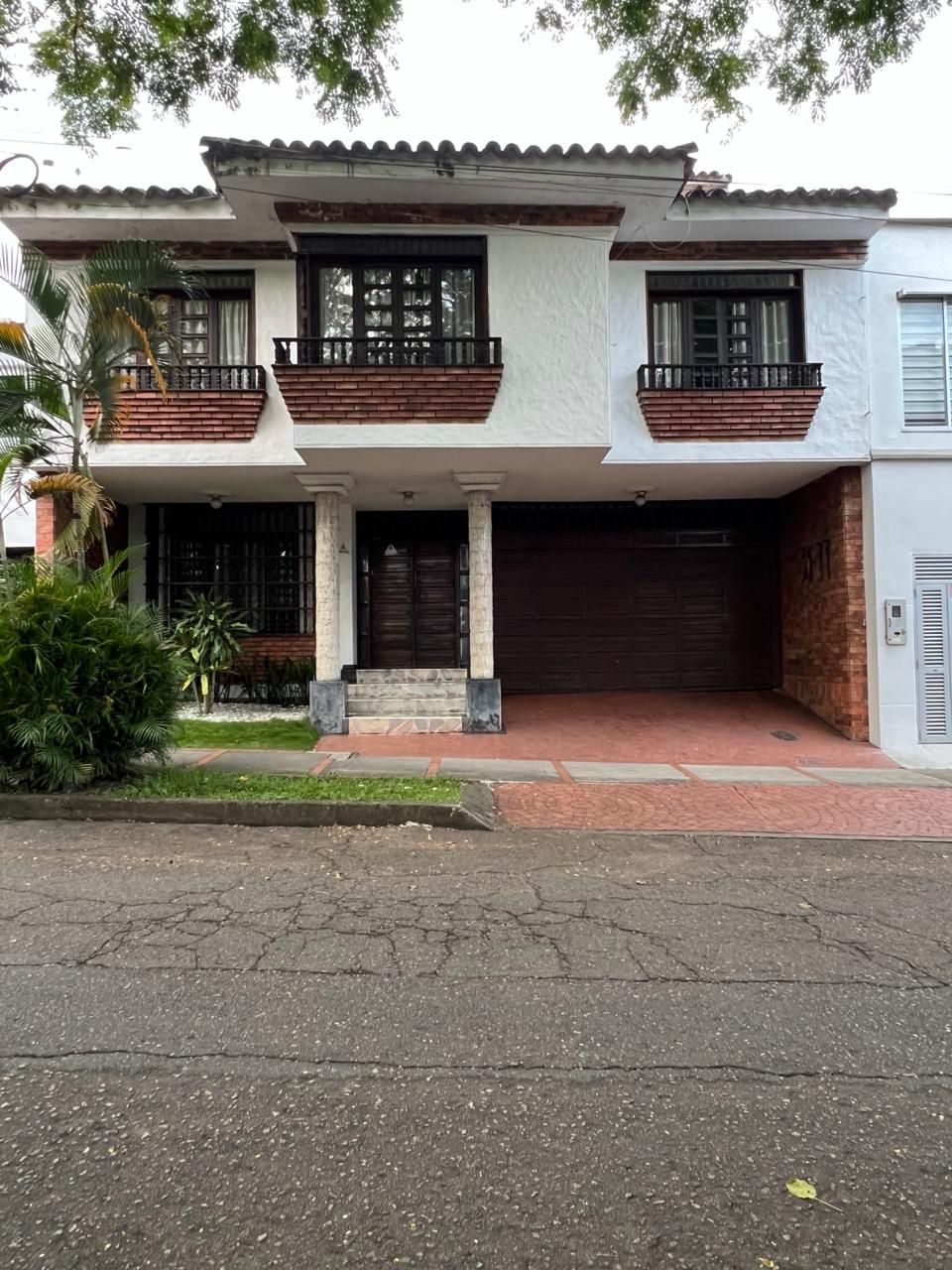 Casa en arriendo Tolima Ibagué Cadiz 350 m2 Habitaciones 4 Baños 4 Garajes 1 Precio $10000000