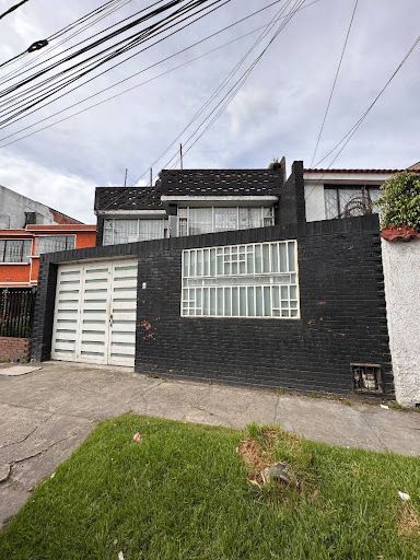 Casa en venta Cundinamarca Bogotá Álamos 166 m2 Habitaciones 6 Baños 2 Garajes 3 Precio $800000000