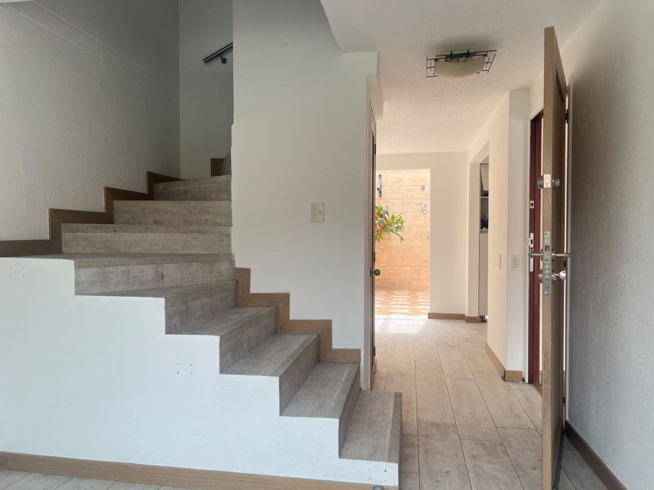 Casa en arriendo Antioquia Envigado Las Antillas 140 m2 Habitaciones 3 Baños 3 Garajes 2 Precio $4800000