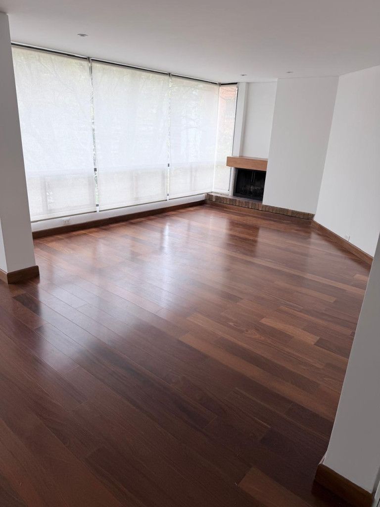 Apartamento en arriendo Cundinamarca Bogotá El Retiro 127 m2 Habitaciones 2 Baños 3 Garajes 2 Precio $8000000