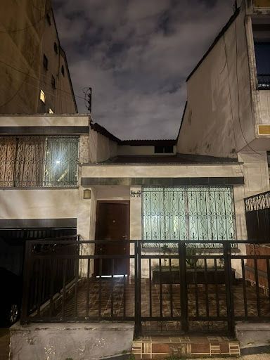 Casa en arriendo Santander Bucaramanga Alvarez Las Americas 120 m2 Habitaciones 6 Baños 4 Garajes 2 Precio $3450000