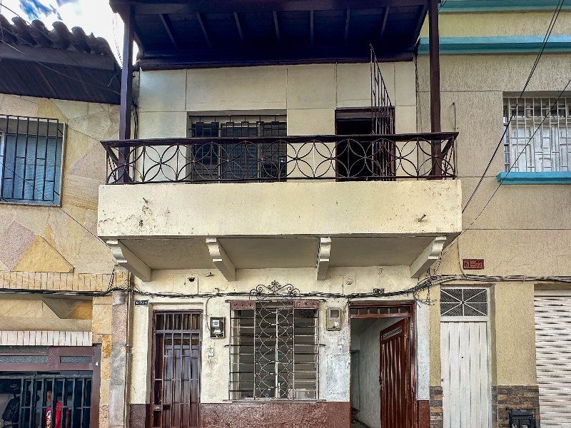 Casa en arriendo Antioquia Medellín Prado 256 m2 Habitaciones 7 Baños 3 Garajes 0 Precio $2000000